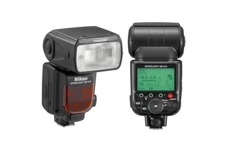 Вспышка накамерная Nikon Speedlight SB-910