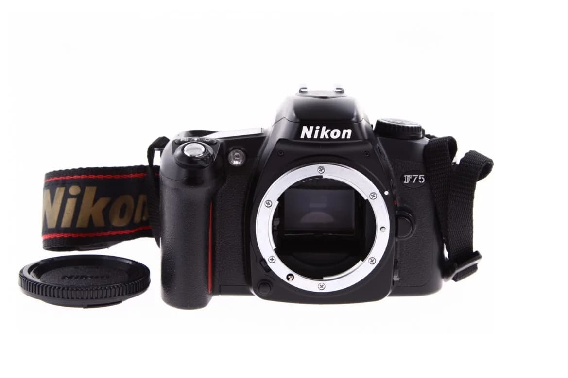 Пленочная камера Nikon F75